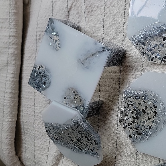 Handmade Shattered Glass Effect Glittery Silver Unique Coaster Set - Picture 6 of 7
